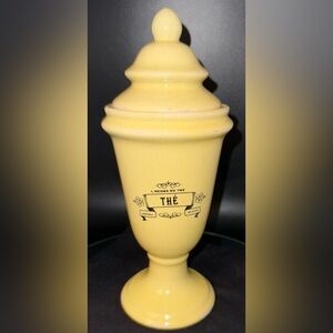 Designpac L'Heure Du Thé ceramic tea canister / Apothecary Jar. 11”